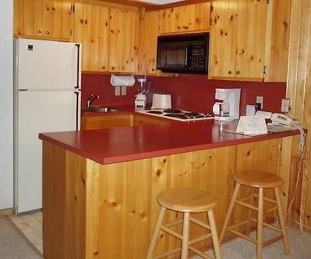 High Village Breezy Point Εξωτερικό φωτογραφία